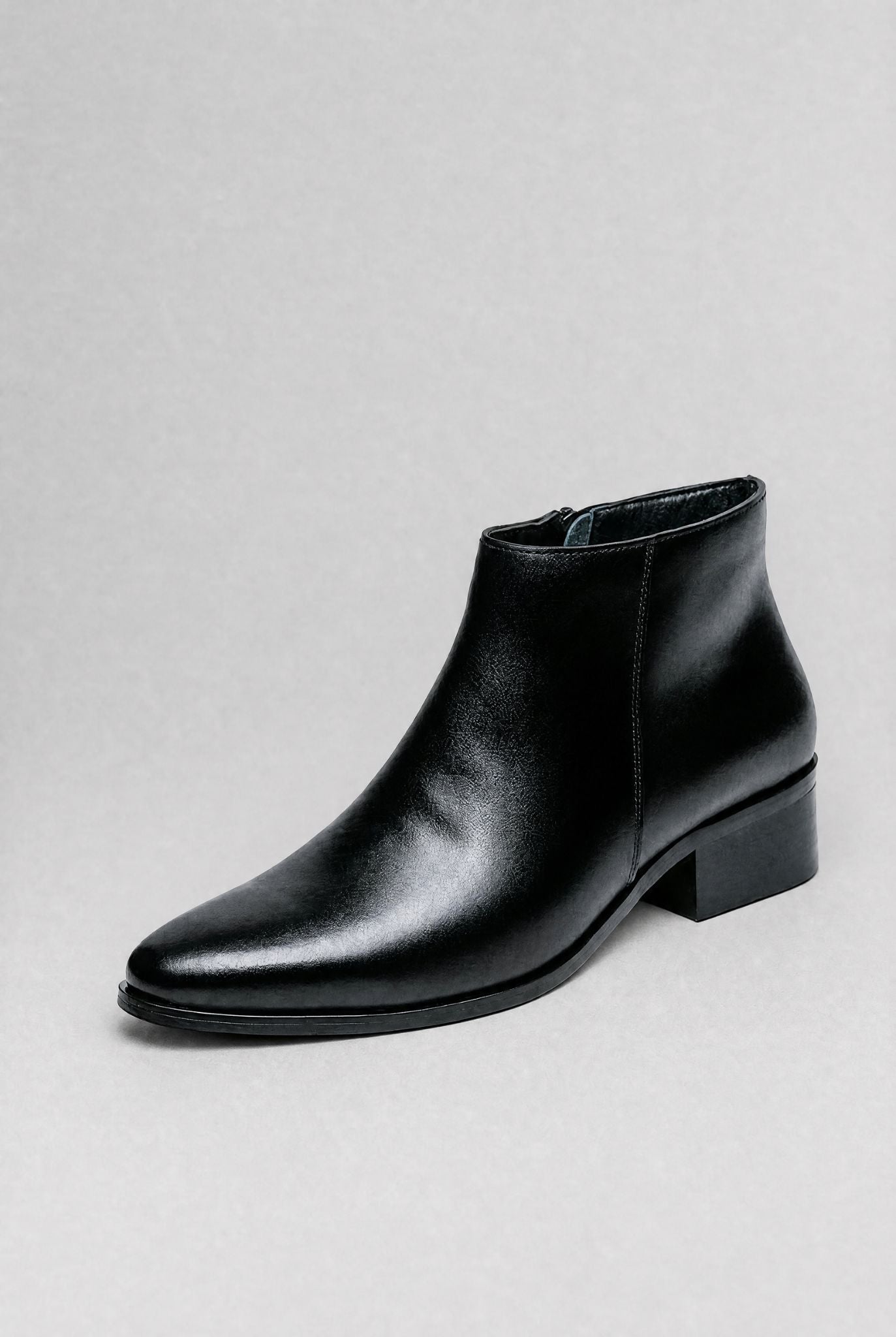 Bota Masculina de Couro Cano Curto Milão