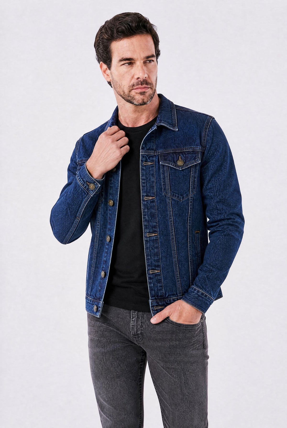 Jaqueta Jeans Masculina Trucker Clássica com Bolsos no Peito