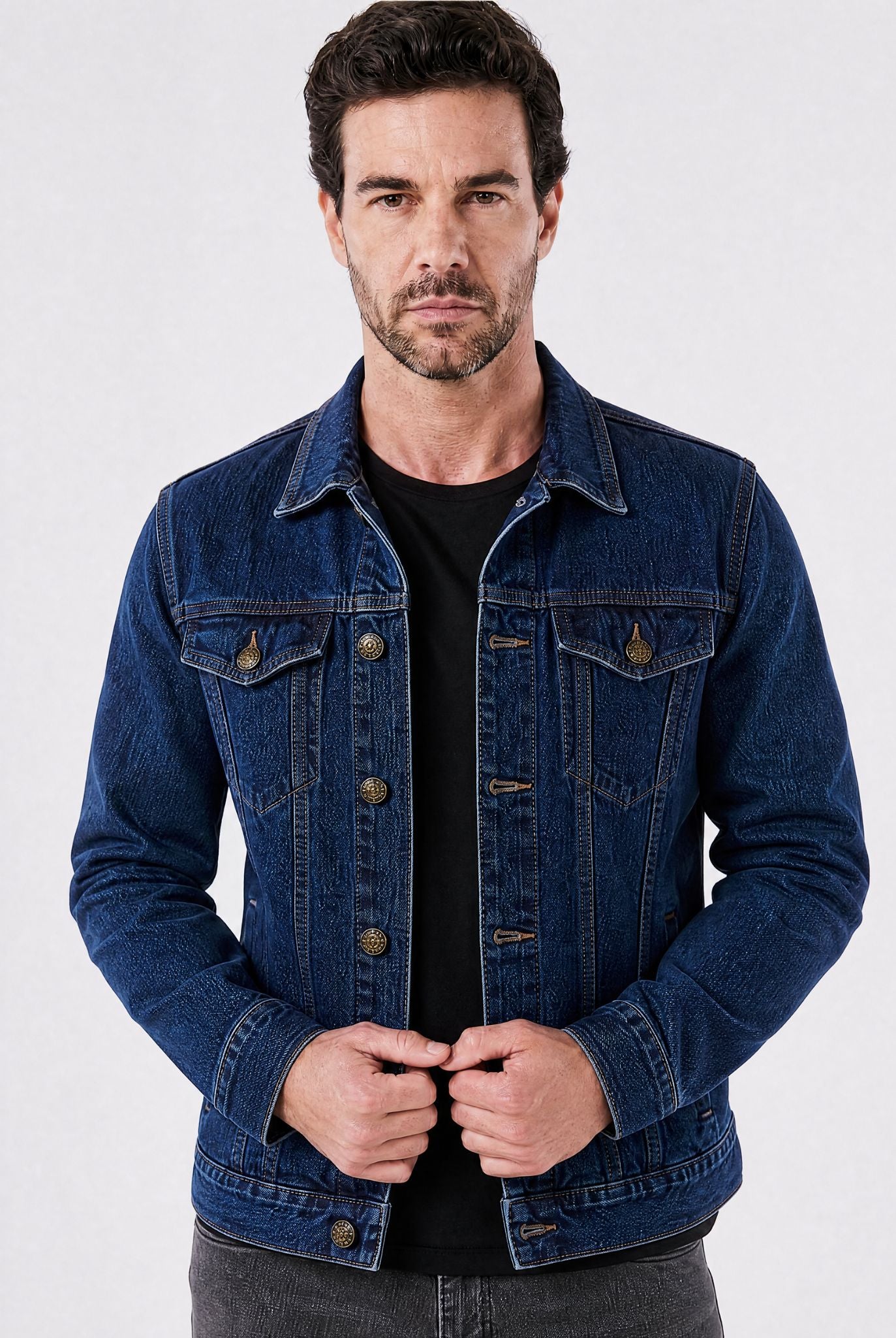Jaqueta Jeans Masculina Trucker Clássica com Bolsos no Peito