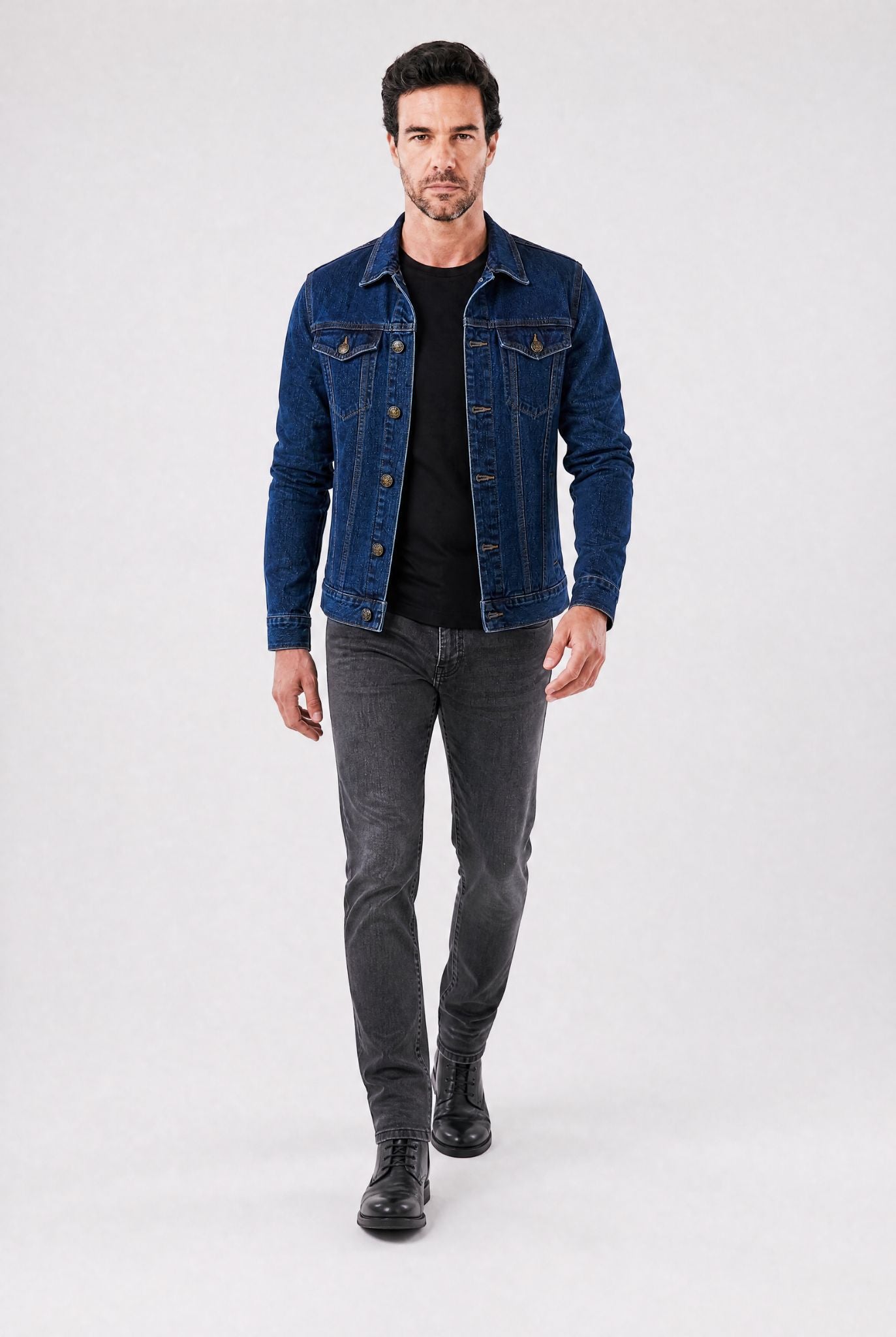 Jaqueta Jeans Masculina Trucker Clássica com Bolsos no Peito