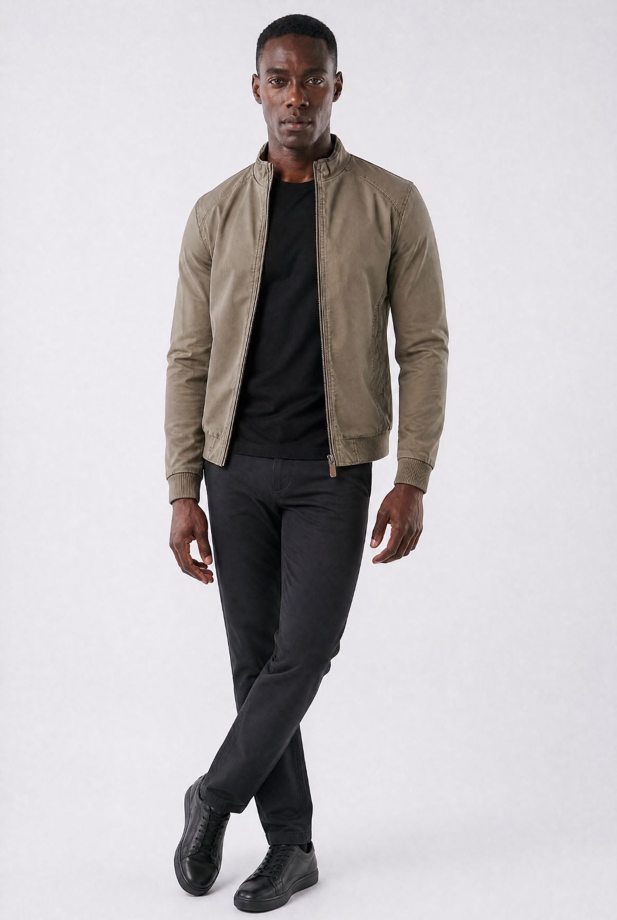 Jaqueta Masculina Bomber Atemporal com Gola Estruturada