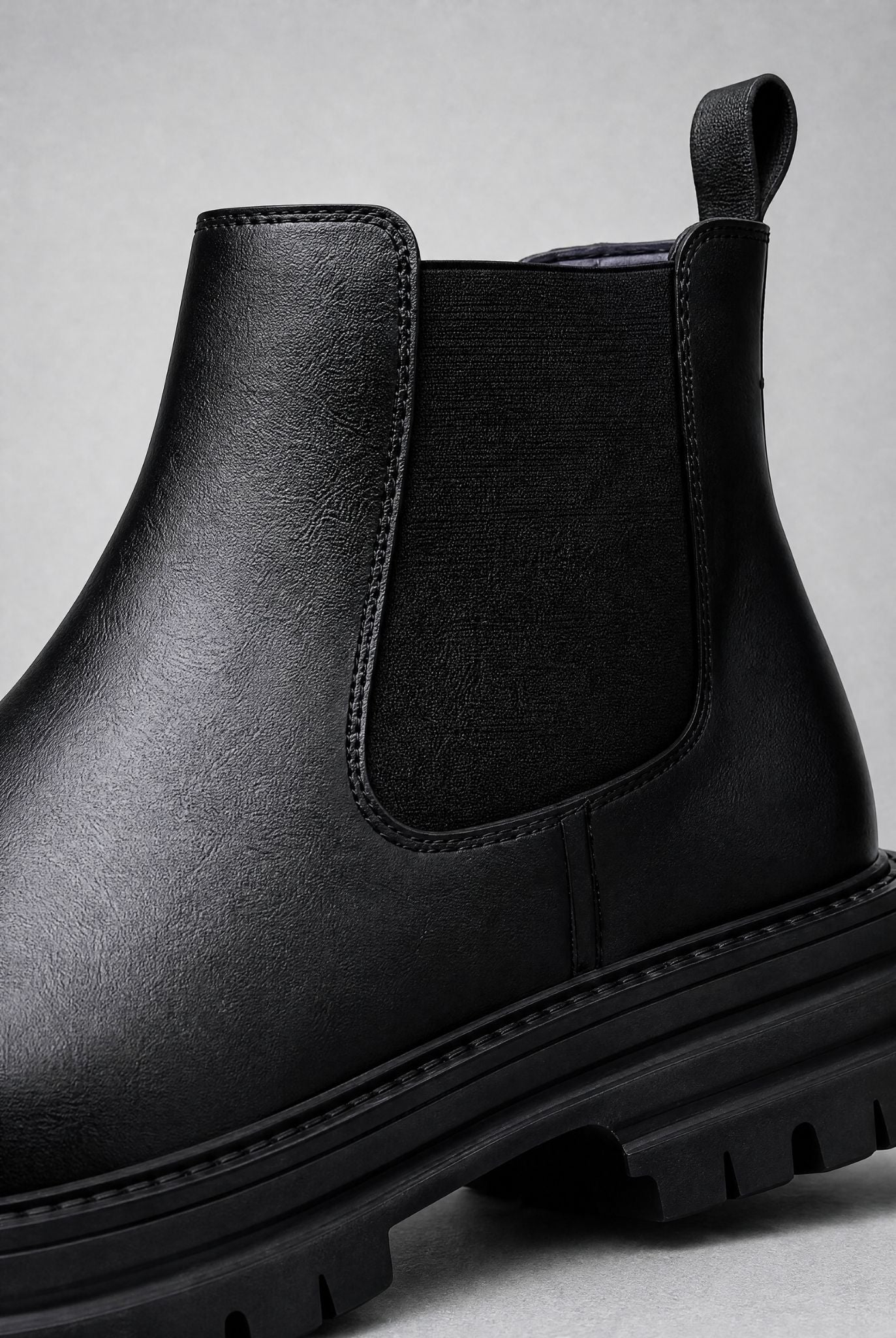 Bota Chelsea Masculina Tratorada em Couro com Plataforma