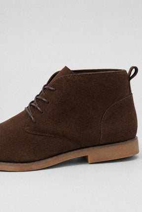 Bota Masculina Atemporal Britânica em Camurça