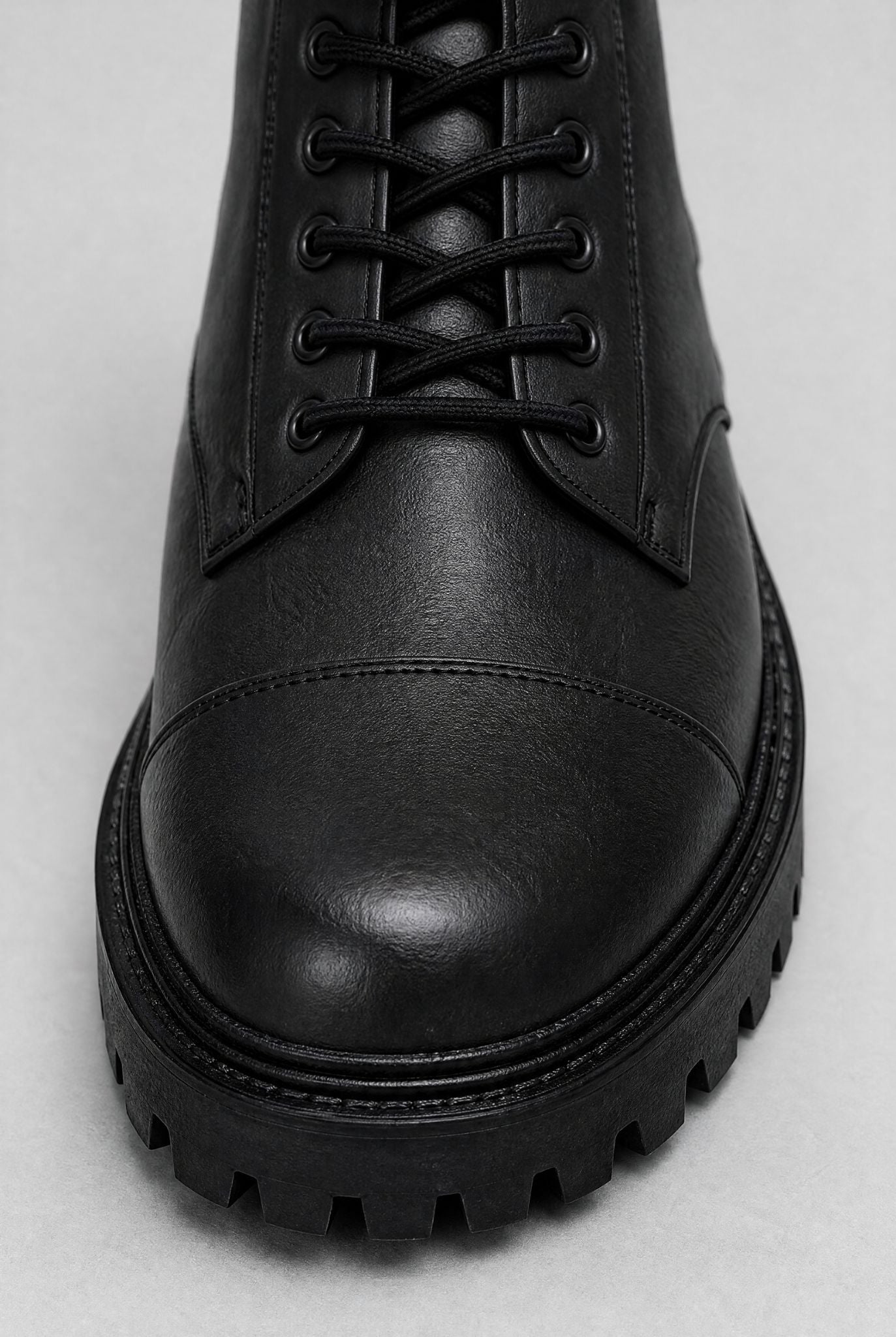 Bota Masculina Tratorada British em Couro com Solado Robusto