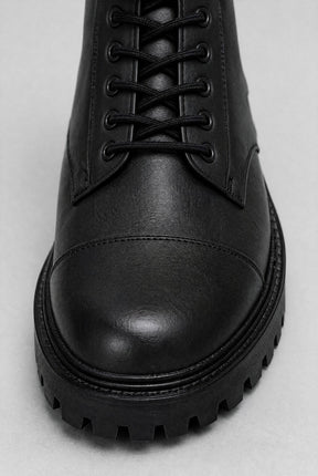 Bota Masculina Tratorada British em Couro com Solado Robusto
