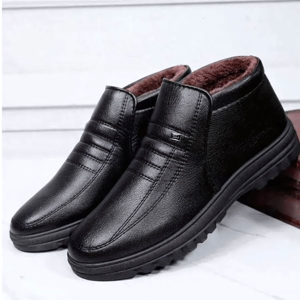 Bota Masculina de Inverno Forrada em Lã Fiorinni