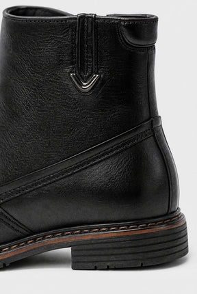 Bota Masculina em Couro com Interior Forrado
