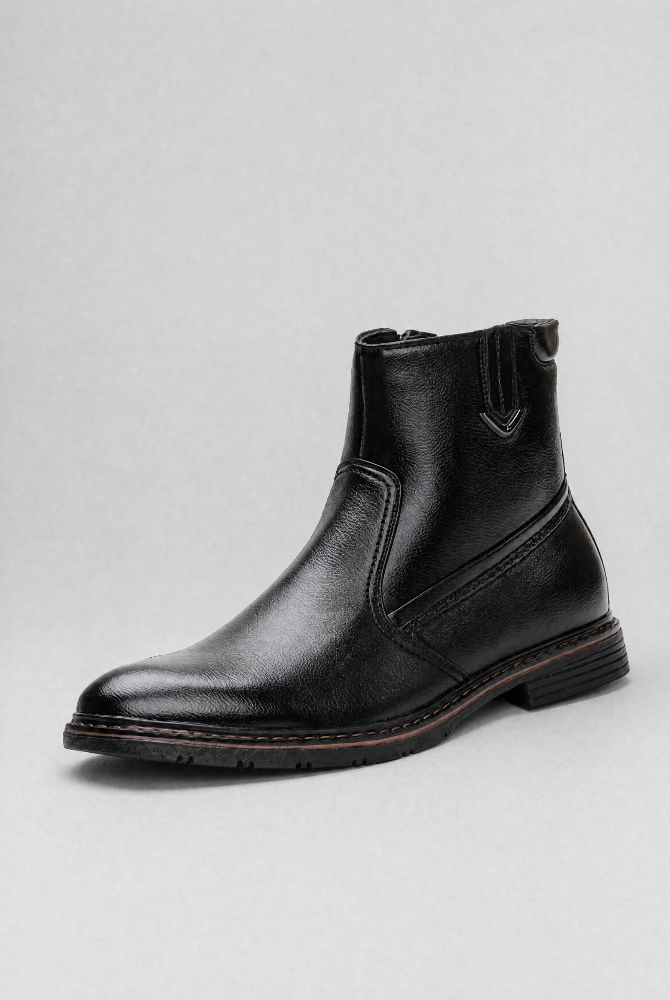 Bota Masculina em Couro com Interior Forrado
