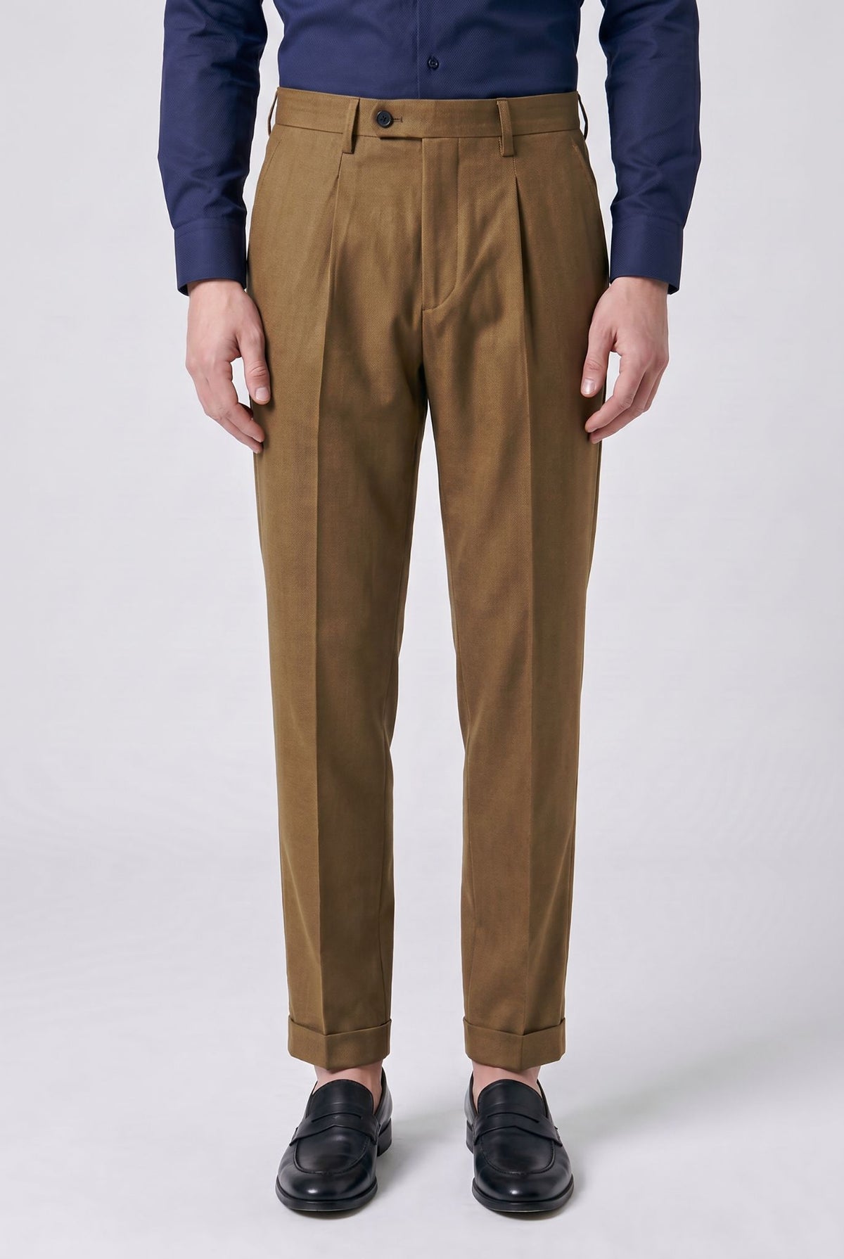 Calça Alfaiataria Masculina em Poliviscose Acetinada Cáqui