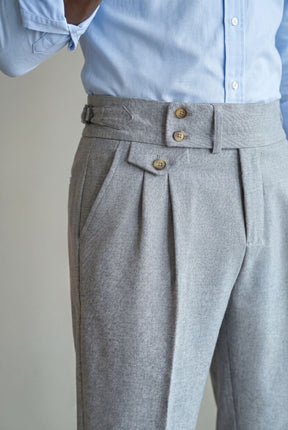 Calça Alfaiataria Masculina em Poliviscose Acetinada Cinza