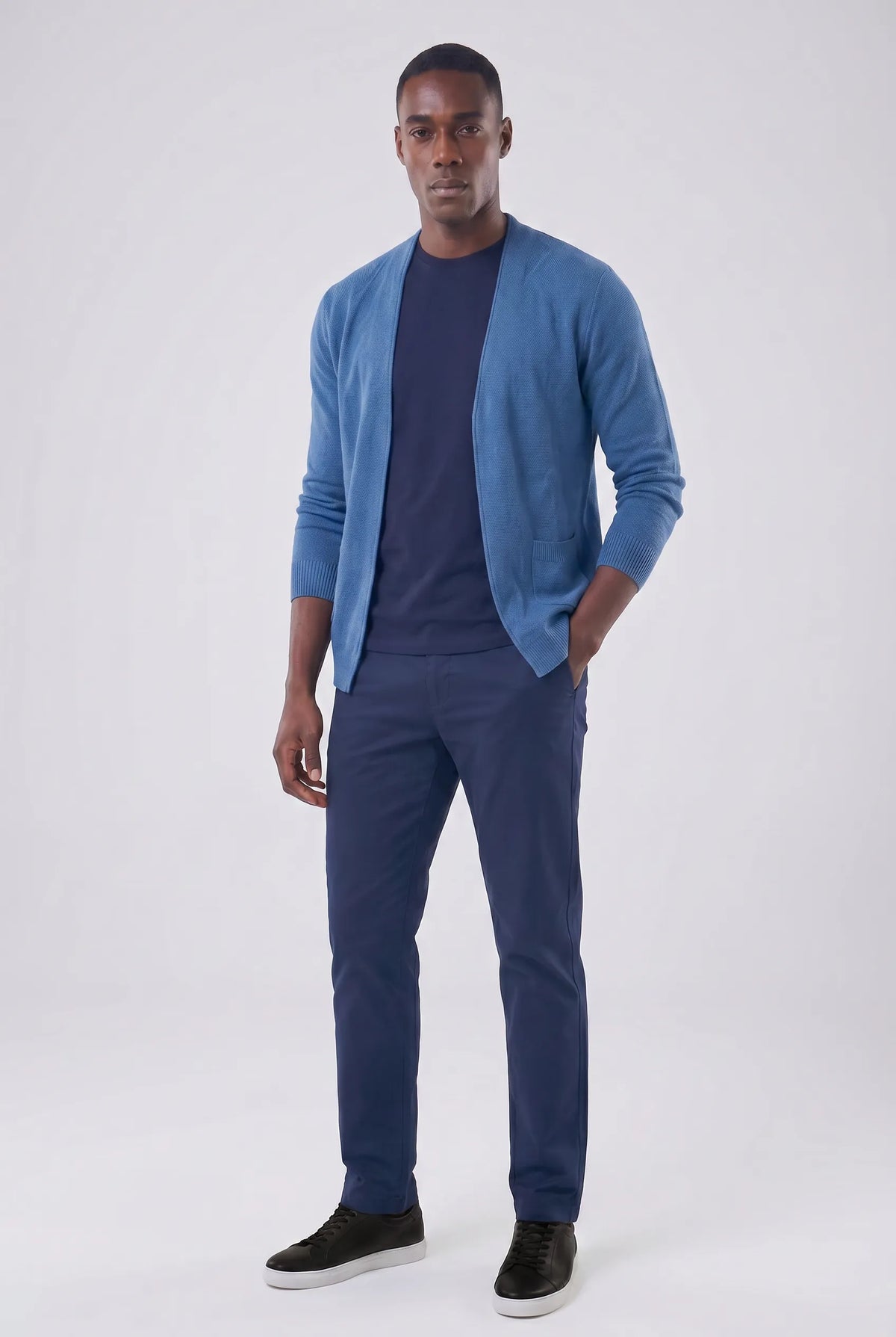 Cardigan Masculino Básico em Malha com Caimento Regular
