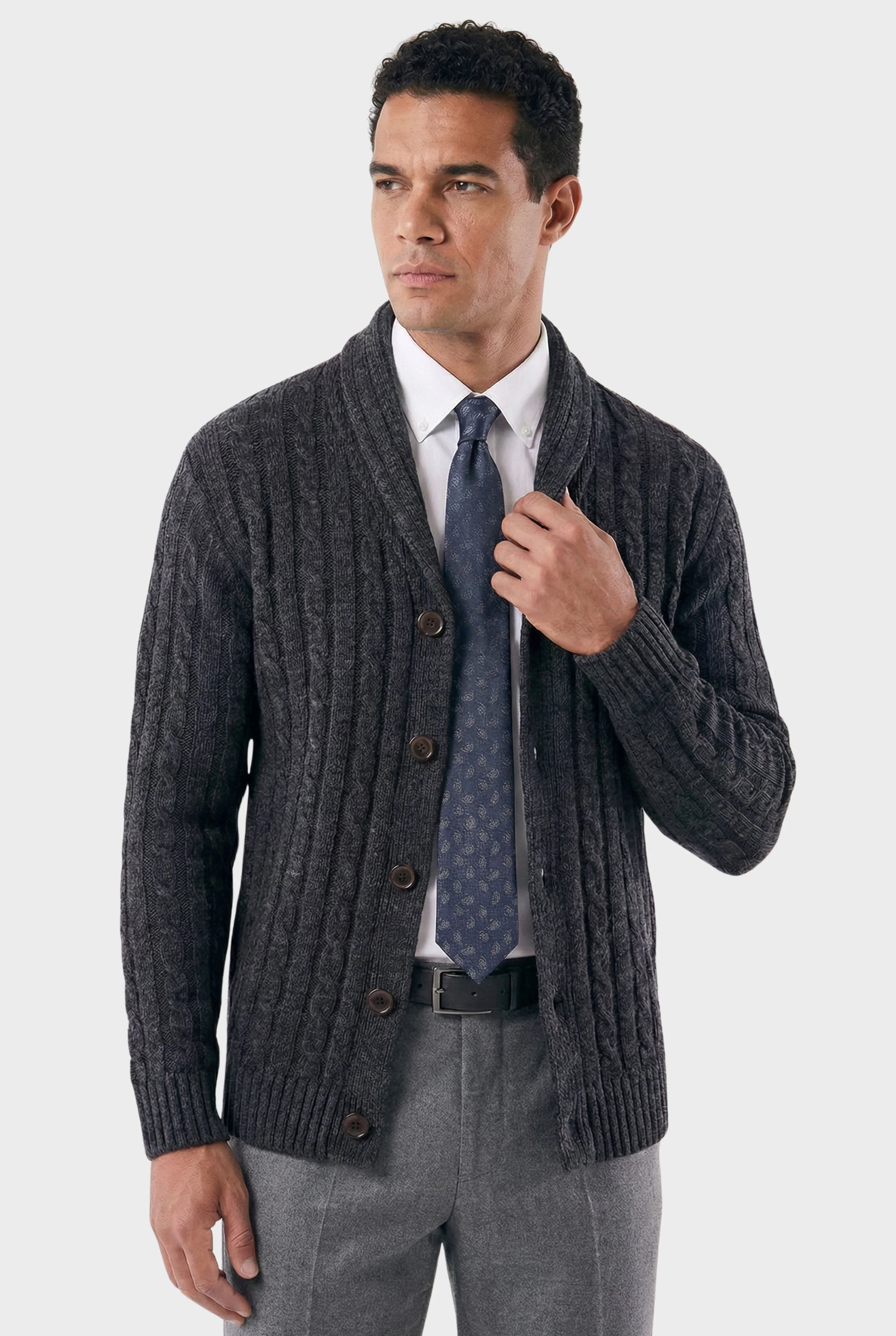 Cardigan Masculino Encorpado com Gola Shawl e Ponto Trançado