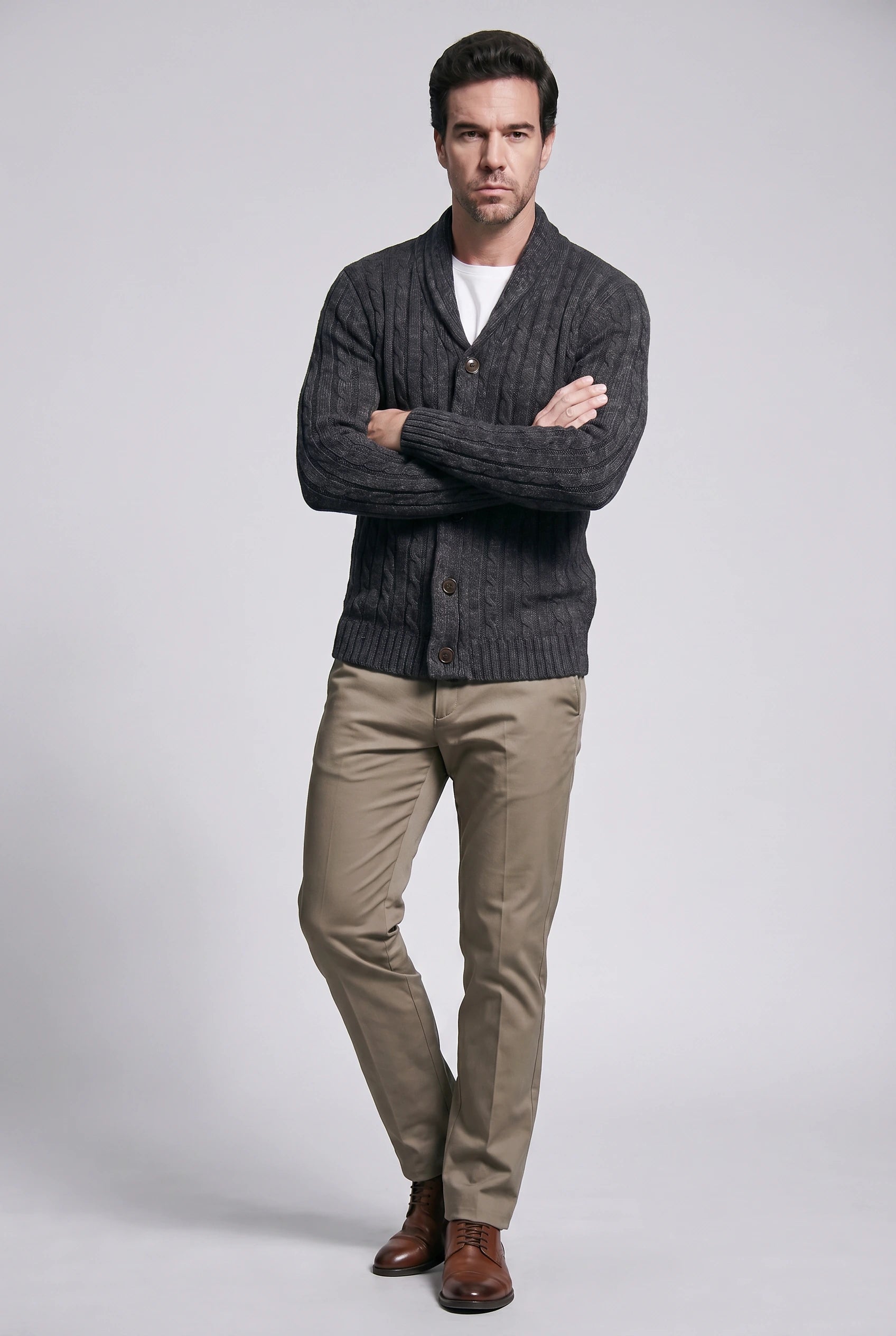 Cardigan Masculino Encorpado com Gola Shawl e Ponto Trançado