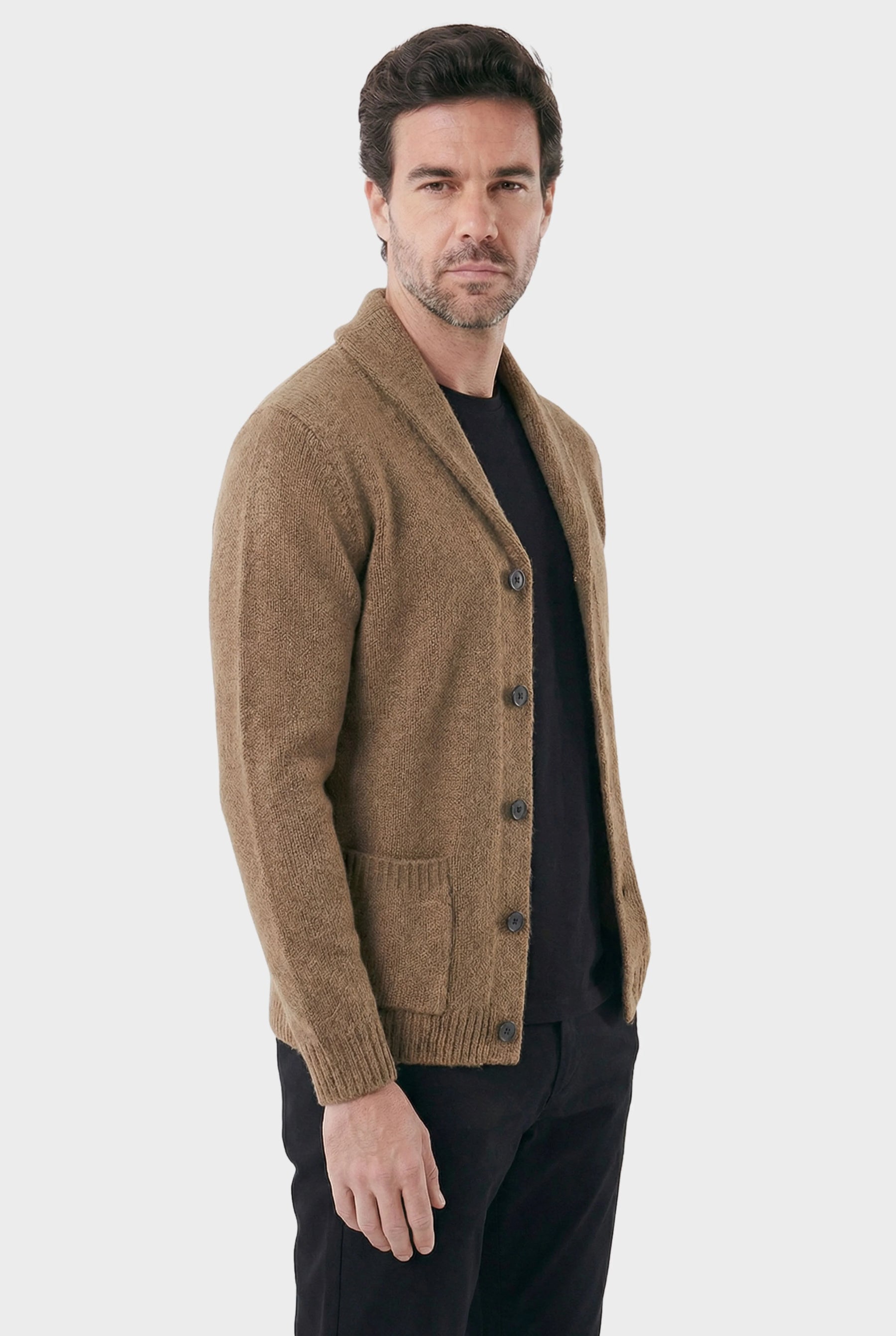 Cardigan Masculino London com Gola Shawl Estruturada de lado 