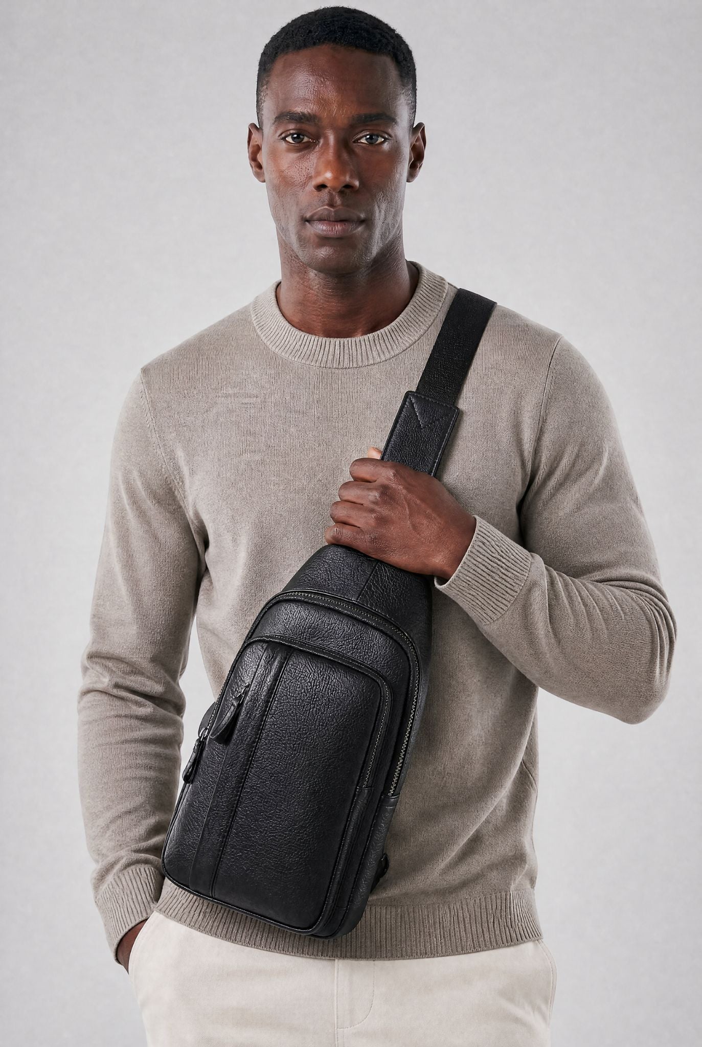 Shoulder Bag Masculina em Couro Lyon