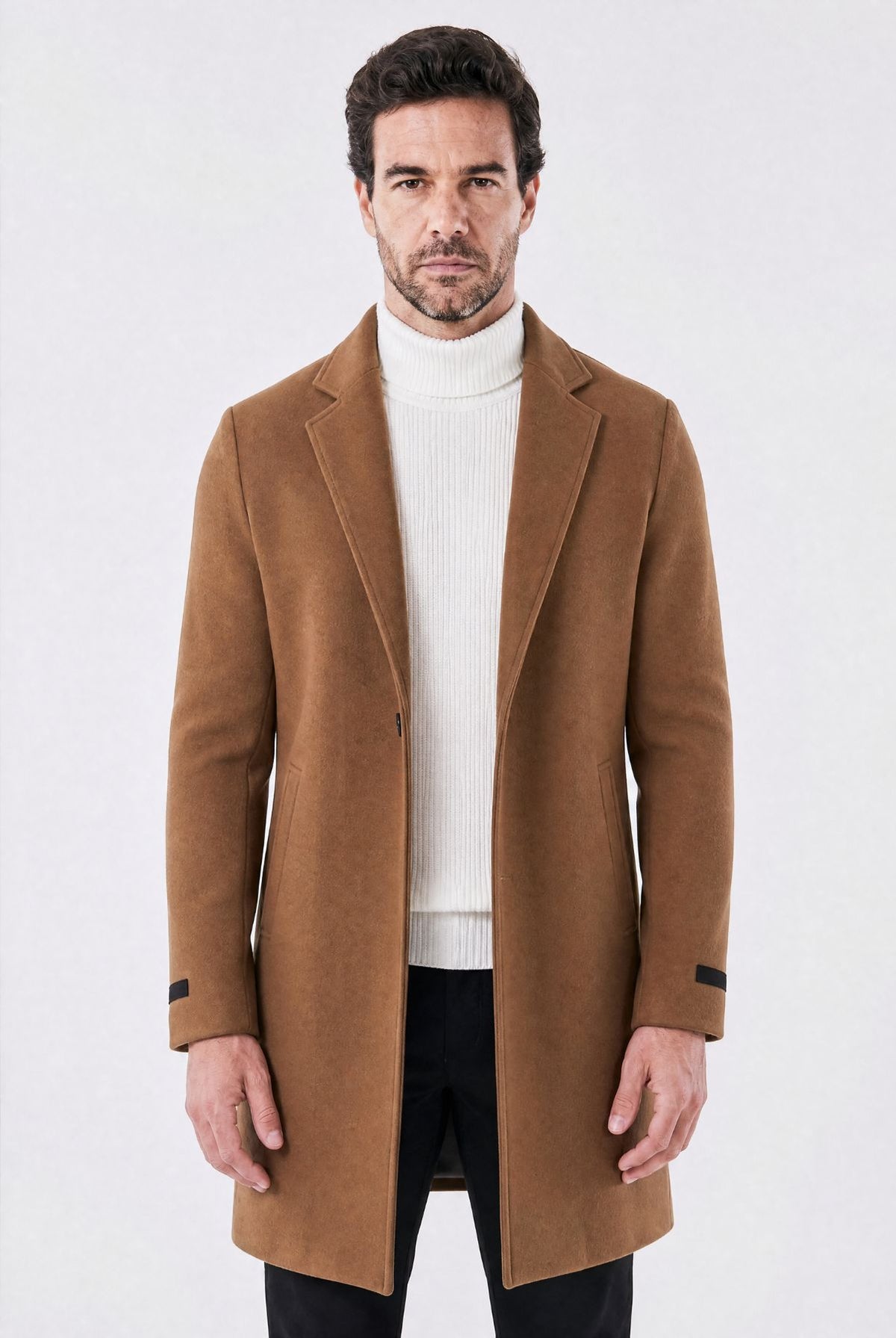 Sobretudo Masculino Médio com Lapela Notched Essentials