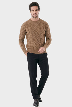 Suéter Masculino Casual Elegante com Bordado Duplo Noir em pé