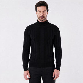 Suéter Masculino de Gola Alta com Caimento Estruturado preto