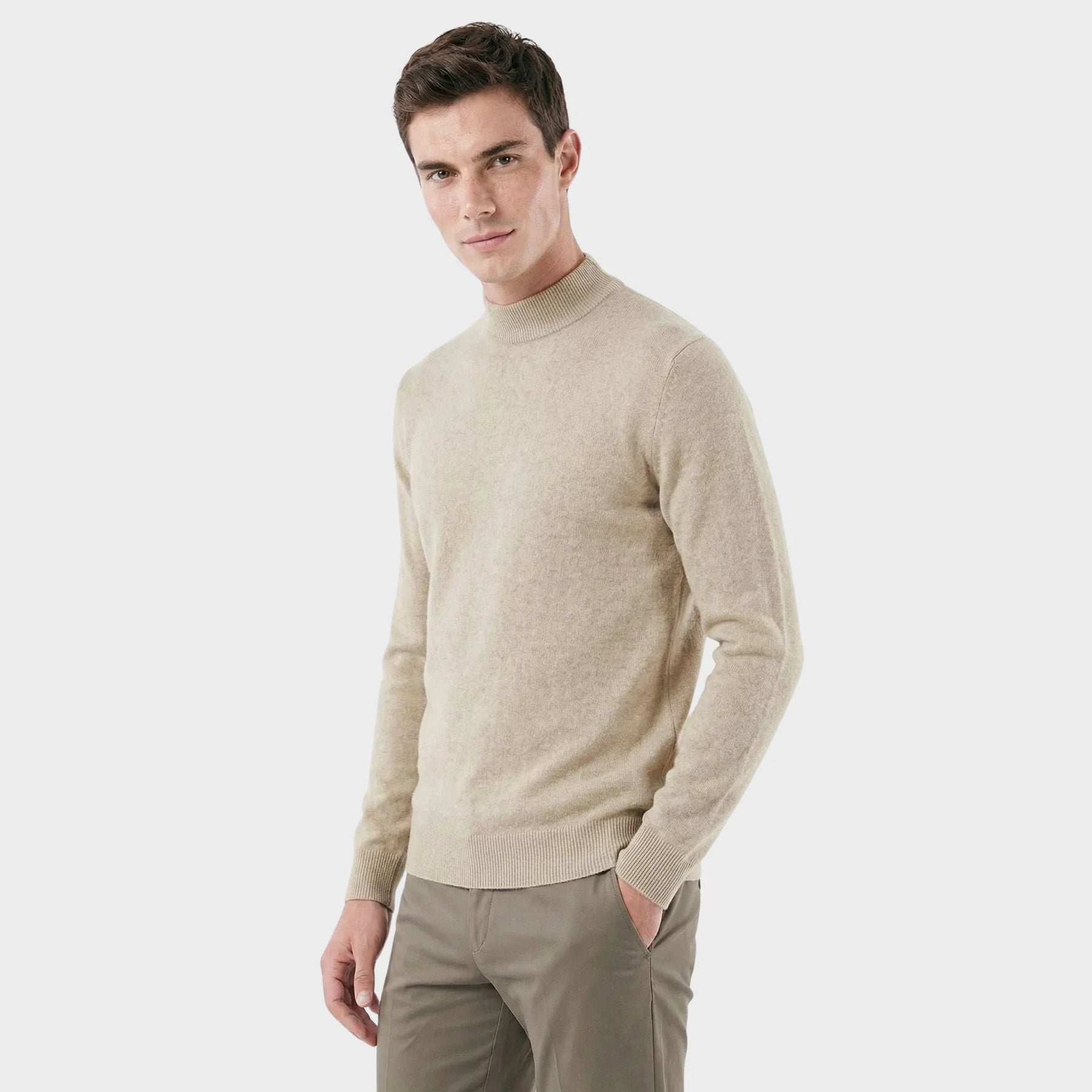 Sueter Masculino Atemporal de Gola Alta com Caimento Refinado bege