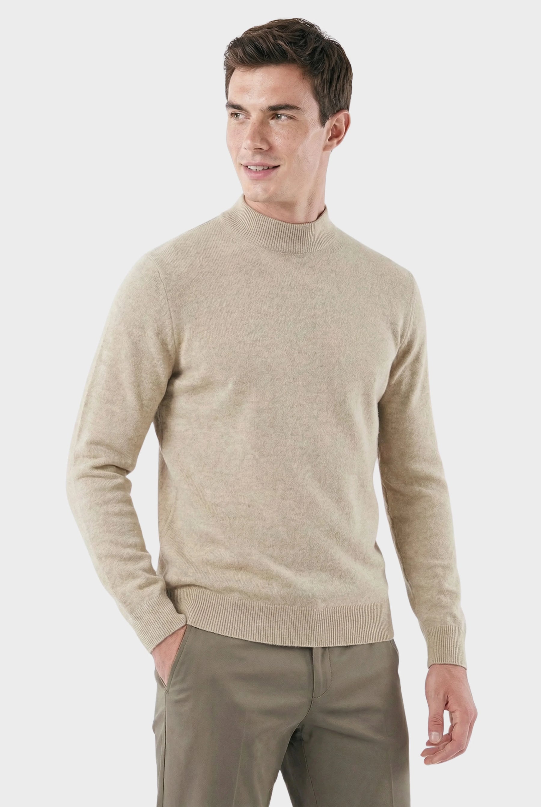 Sueter Masculino Atemporal de Gola Alta com Caimento Refinado